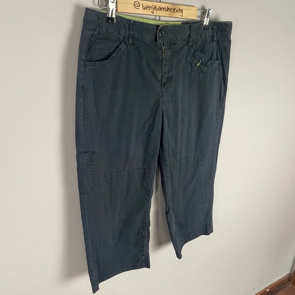 Y2K Cargo Capris - Picture 3 of 5